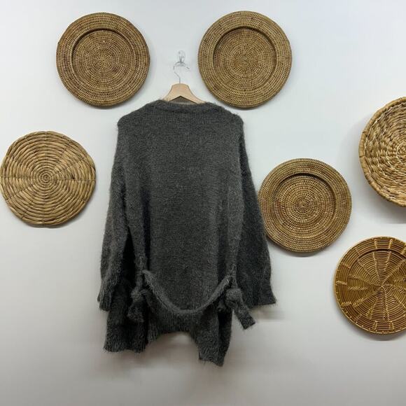 NEW VICI Lucca Gray Fuzzy Belted Timeless Touch Pocketed Cardigan Sweater Large - Picture 2 of 7